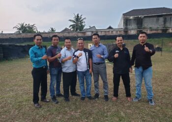 Jelang Open Turnamen, Pengurus SMSI Lampung Latihan Menembak