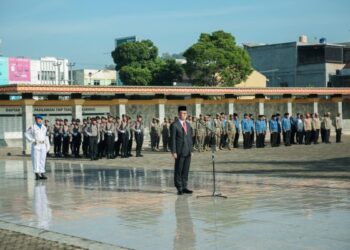 Sekdaprov Fahrizal Pimpin Upacara Ziarah Makam dan Tabur Bunga dalam HUT ke-60 Lampung