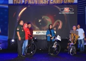 Ribuan Warga Lampung Nobar Timnas vs Uzbekistan Bersama Gubernur Arinal Djunaidi