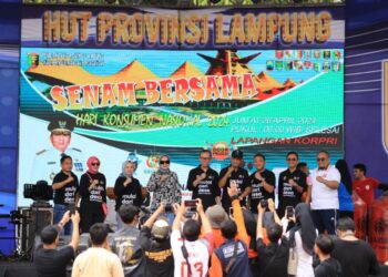 Sekdaprov Fahrizal Buka Peringatan Harkonas dan Bazar UMKM Sekaligus Perayaan Hari Jadi Provinsi Lampung ke-60 Dengan Dimeriahkan Senam Bersama