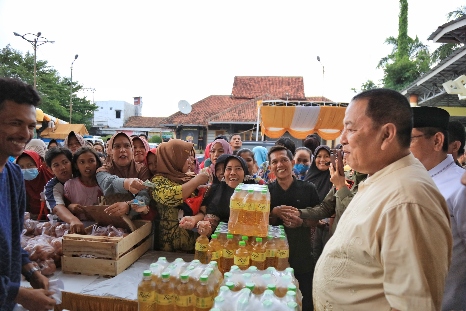 Gubernur Arinal Luncurkan Pasar Murah dan Memberi Bantuan Sosial Bagi Masyarakat Kotabumi