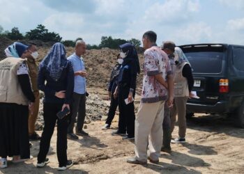 DLHD Tulangbawang meminta hentikan aktifitas penumpukan limbah ampas singkong di luar areal pabrik PT BSSW