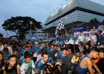 Meriah Ada Artis, Gubernur Arinal dan Riana Bersama Ribuan Peserta Ramaikan Lampung Half Marathon 2024