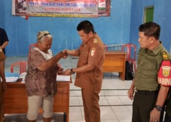 Kampung Purwa Jaya Bagikan BLT-DD Terhadap 24 Keluarga Penerima Manfaat