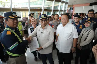 Gubernur Arinal Dampingi Menhub dan Menko PMK Tinjau Arus Balik Idul Fitri 1445 H di Pelabuhan Bakauheni
