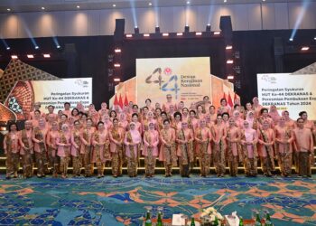 Membanggakan Momentum HUT Dekranas, Ibu Negara Iriana dan Para Ibu Oase-KIM Kenakan Kebaya Disulam Dengan Benang Tapis 