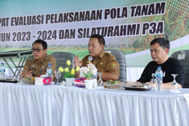 Gubernur Arinal Buka Rapat Evaluasi Pelaksanaan Pola Tanam Tahun 2023-2024 dan Silaturahmi dengan Perkumpulan Petani Mulyosari Kota Metro