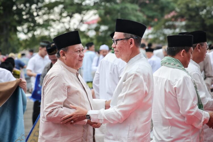 Plh. Gubernur Lampung dan Jajaran Pemprov Laksanakan Shalat Idul Adha 1445 H di Lapangan Saburai