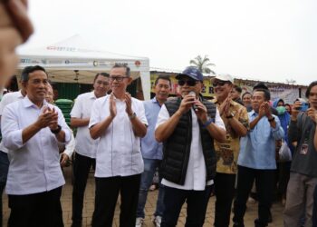 Plh. Gubernur Lampung Dampingi Menteri Perdagangan Pantau Harga dan Pasokan Bahan Kebutuhan Pokok di Pasar Natar