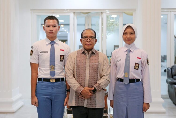 Pj. Gubernur Lampung Terima Dua Anggota Paskibraka yang akan Bertugas Pengibaran Bendera di IKN 