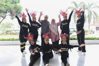 Pj. Gubernur Samsudin Lepas Atlet Perwosi Lampung Ikuti Lomba Senam Kreasi Piala Ibu Negara RI