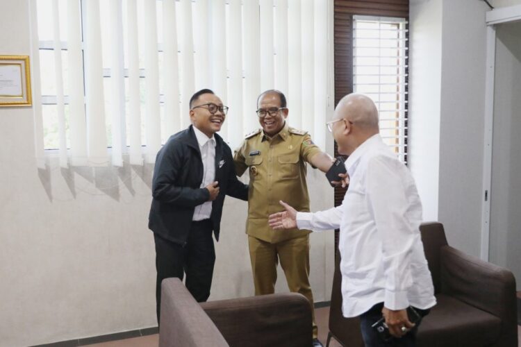 Pj. Gubernur Samsudin Tinjau Kantor Pusat Bank Lampung dan Kunjungi Kantor OJK Lampung