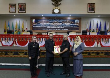 Sekdaprov Lampung Sampaikan Raperda APBD 2023