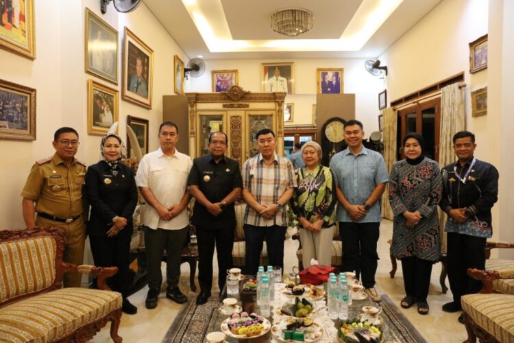 Pj. Gubernur Samsudin Silaturahmi ke Mantan Gubernur Lampung Sjachroedin ZP