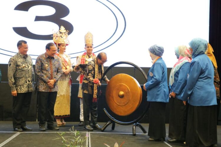 Pj. Gubernur Samsudin Buka Rakernas PDKI dan Seminar Lampung Family Medicine Forum