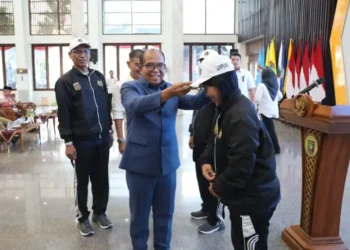 Pj. Gubernur Samsudin Lepas Kontingen PWI Lampung Mengikuti Porwanas XIV di Kalimantan Selatan