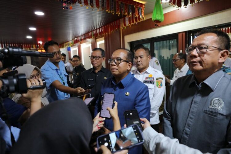 Pj. Gubernur Samsudin Hadiri Paripurna Laporan Panang DPRD Provinsi Lampung Terhadap Perubahan KUA-PPAS 