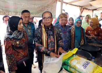 Pj. Gubernur Samsudin Tinjau Pasar Pekalongan Lampung Timur 