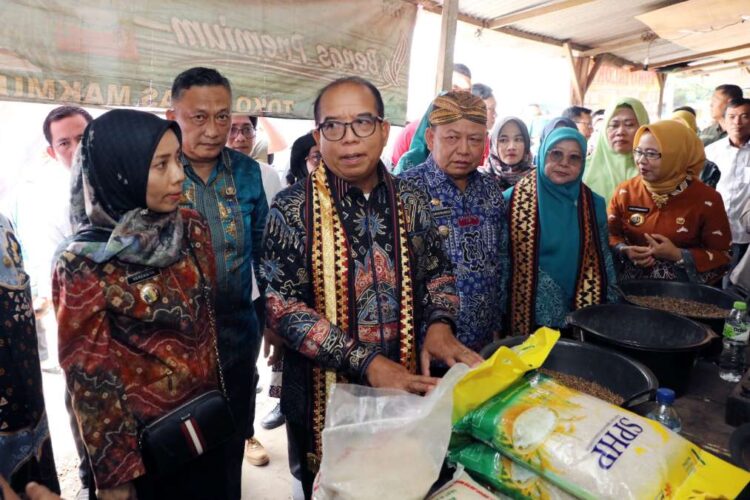 Pj. Gubernur Samsudin Tinjau Pasar Pekalongan Lampung Timur