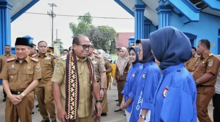Pj. Gubernur Samsudin Tinjau PPDB dan Daftar Ulang di Lampung Tengah