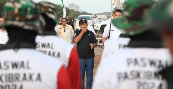 Pj. Gubernur Samsudin Pacu Semangat Paskibraka yang akan bertugas pada Upacara HUT RI ke- 79 di Kota Baru
