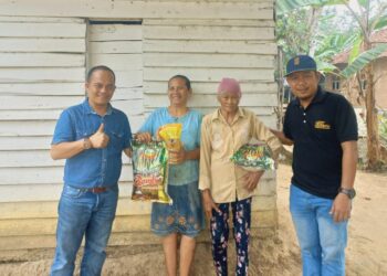 SMSI Tulangbawang bagikan paket sembako kepada 144 warga di Kecamatan Banjar agung dan Kecamatan Banjar margo