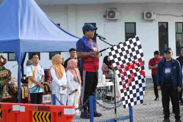 Pj. Gubernur Samsudin Lepas Jalan Sehat Bersama Dharma wanita Persatuan Provinsi Lampung