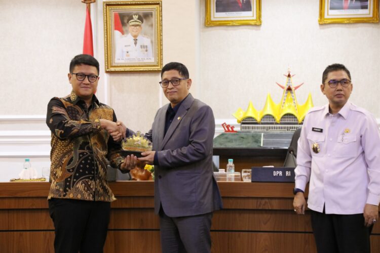 Pj. Sekdaprov Lampung Terima Kunker Baleg DPR RI