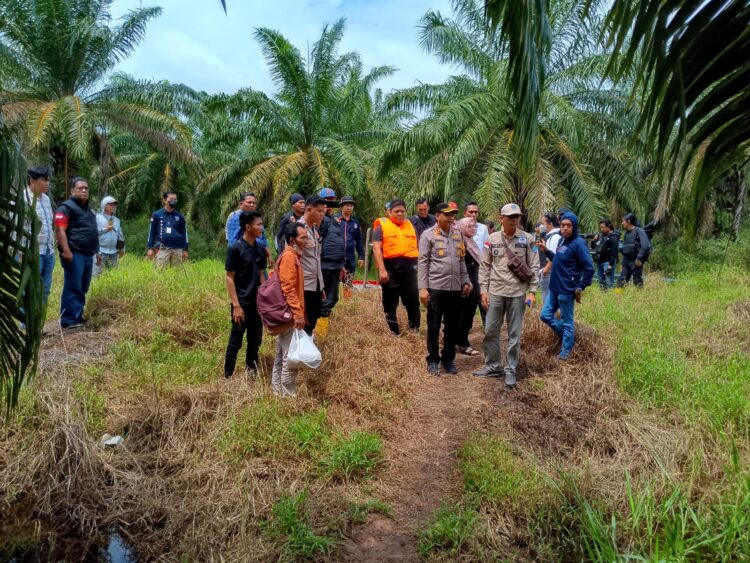 Lima terduga pelaku menyusup dilokasi olah TKP Perampokan Klotok di Sungai Menang Nyaris Bentrok