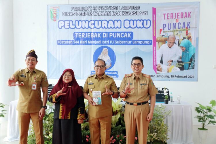 Dispersip Lampung Luncurkan Buku Karya Maidawati Retnoningsih Samsudin “Terjebak di Puncak”