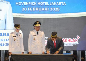 Gubernur Mirza dan Mantan Pj. Gubernur Samsudin Lampung Lakukan Serah Terima Jabatan di Jakarta