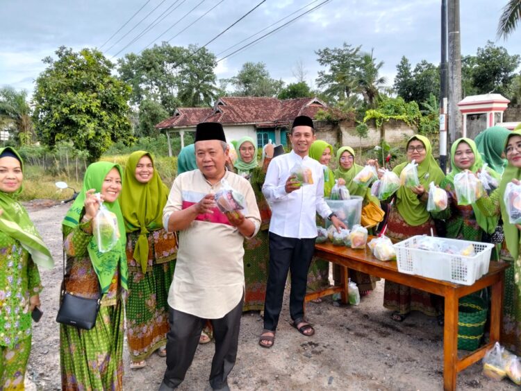 Kampung Bujuk Agung bersama PMCW NU Berbagi kebahagiaan di Bulan suci Ramadhan