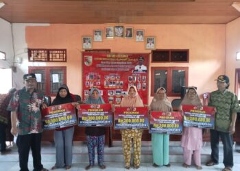 Penyaluran BLTDD tahap pertama Tiyuh Indraloka jaya