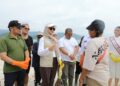 Wagub Lampung Pimpin Aksi Bersih-bersih Pesisir Pesawaran