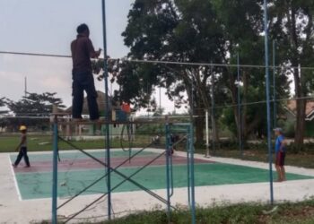 Sarana dan prasarana olah raga kampung Tri Dharma mulai dilakukan perawatan