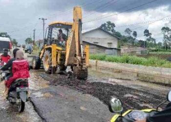 Gubernur Mirza Prioritaskan Perbaikan Jalan Liwa Lampung – Batas Sumsel