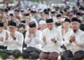 Gubernur Mirza Shalat Ied Bersama Ribuan Warga Lampung dan Gelar Open House