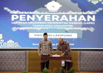 Gubernur Mirza Serahkan LKPD Unaudited Tahun Anggaran 2024 kepada BPK-RI Perwakilan Lampung
