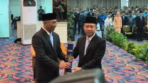 Gubernur Mirza Lantik Marindo Jadi Sekdaprov Lampung Termuda