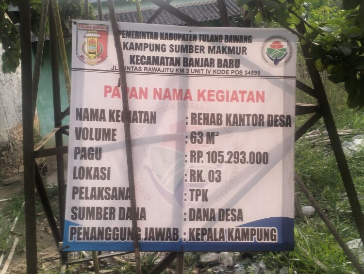 Rehab Kantor Kepala Kampung Sumber Makmur Diduga Ajang mencari keuntungan