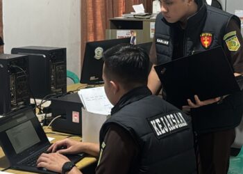 Kejaksaan Negeri Menggala Melakukan Penggeledahan di Kantor Bawaslu Tulang Bawang