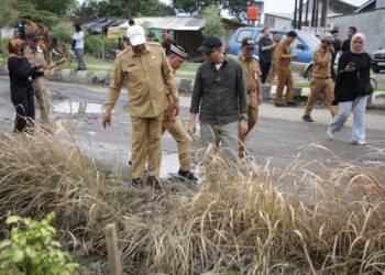 Gubernur Rahmat Mirzani Djausal Tinjau Pemeliharaan Infrastruktur Jalan di Ruas Pattimura Kota Metro serta Ruas Metro–Kota Gajah