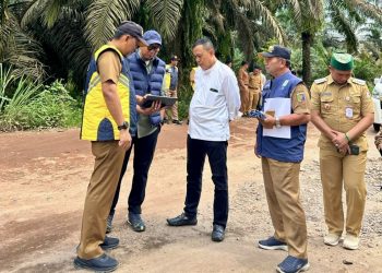Wabup Hankam Hasan Dampingi Gubernur Lampung Tinjau Lokasi Ruas Jalan Gedong Aji – Umbul Mesir