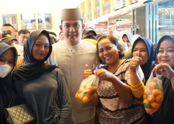 Bupati Egi Turun ke Pasar Natar, Pastikan Harga Sembako Tetap Stabil Jelang Lebaran 1447 H