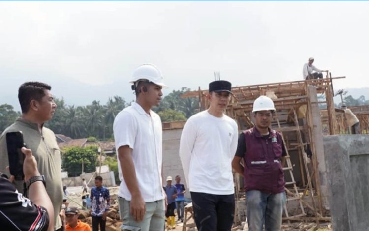Kawal Program Presiden, Bupati Radityo Egi Pastikan KNMP Kunjir Tepat Sasaran!